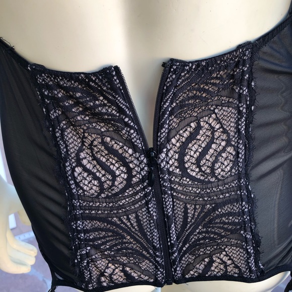 Bustiers - Picture 6 of 7